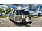2024 Airstream Flying Cloud 30RB Twin 30ft