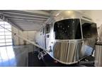 2024 Airstream Classic 30RB 32ft