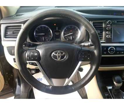 2015 Toyota Highlander XLE V6 is a Black 2015 Toyota Highlander XLE SUV in Quincy IL