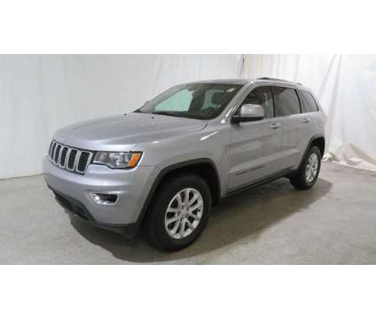 2021UsedJeepUsedGrand CherokeeUsed4x4 is a Silver 2021 Jeep grand cherokee Car for Sale in Brunswick OH