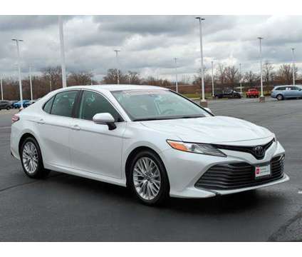 2020 Toyota Camry XLE is a White 2020 Toyota Camry XLE Sedan in Naperville IL