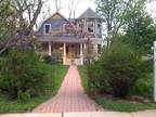 3 Bedrooms house located in beautiful Glen Ellyn