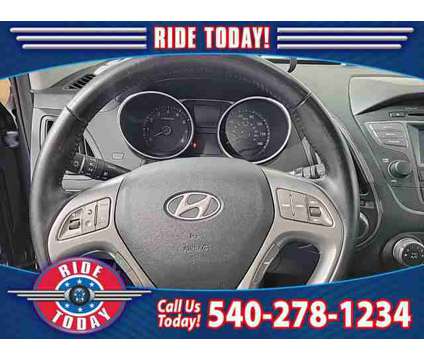 2015 Hyundai Tucson SE is a Grey 2015 Hyundai Tucson SE SUV in Roanoke VA