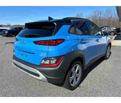 2022 Hyundai Kona SEL is a Black, Blue 2022 Hyundai Kona SEL SUV in North Attleboro MA