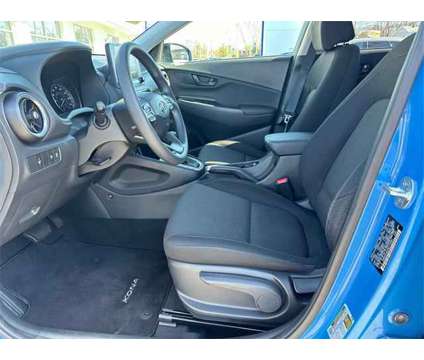 2022 Hyundai Kona SEL is a Black, Blue 2022 Hyundai Kona SEL SUV in North Attleboro MA