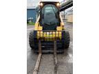 Caterpillar 272D2 skid steer loader