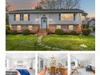 5 Manor Ct, Stevensville, MD 21666