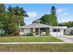 1915 St George Dr, Bradenton, FL 34208