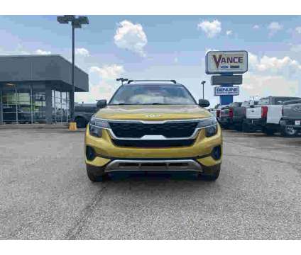 2023UsedKiaUsedSeltosUsedIVT FWD is a Black, Yellow 2023 Car for Sale in Miami OK