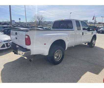 2009 Ford Super Duty F-350 4x4 XLT is a White 2009 Ford Car for Sale in Des Moines IA