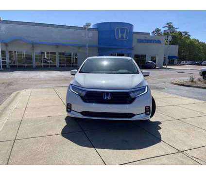 2024 Honda Odyssey Elite is a Silver, White 2024 Honda Odyssey Elite Car for Sale in Ridgeland MS