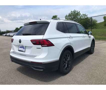 2024 Volkswagen Tiguan SE is a White 2024 Volkswagen Tiguan SE Car for Sale in Glenview IL