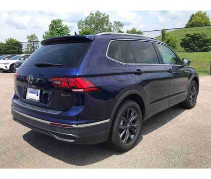 2024 Volkswagen Tiguan SE is a Blue 2024 Volkswagen Tiguan SE Car for Sale in Glenview IL