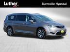 2018 Chrysler Pacifica Hybrid Silver, 59K miles