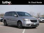 2014 Chrysler town & country Silver, 162K miles