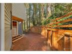 Home For Sale In Lake Forest Park, Washington
