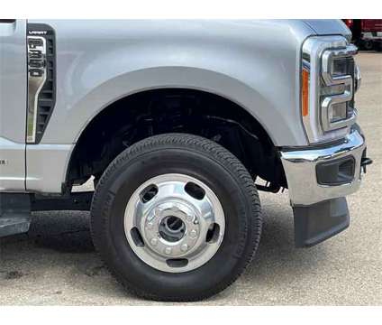 2023 Ford F-350 LARIAT is a Silver 2023 Ford F-350 Lariat Truck in Granbury TX