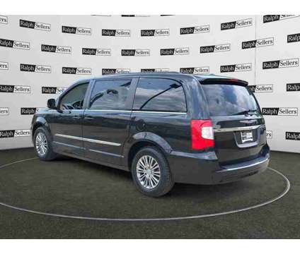 2014UsedChryslerUsedTown &amp; CountryUsed4dr Wgn is a Black 2014 Chrysler town &amp; country Car for Sale in Gonzales LA