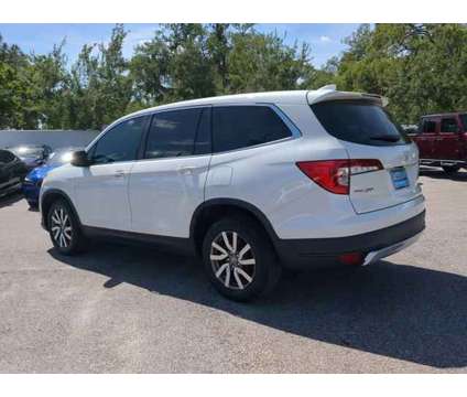 2019 Honda Pilot EX-L is a White 2019 Honda Pilot EX SUV in Bradenton FL