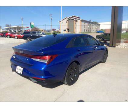 2023 Hyundai Elantra SEL is a Blue 2023 Hyundai Elantra Sedan in Quincy IL