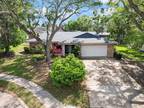 29 Pinewood Cir, Safety Harbor, FL 34695