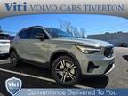 2024 Volvo XC40 B5 Core Dark Theme