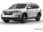 2020 Honda Pilot Touring w/Rear Captain's Chairs