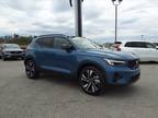 2024 Volvo XC40 Plus Dark Theme