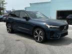 2024 Volvo XC60 Recharge T8 Ultimate Dark Theme