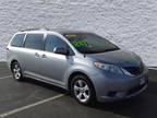 2014 Toyota Sienna LE 7-Passenger Auto Access Seat