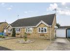 2+ bedroom bungalow for sale in Wychwood Close, Carterton, Oxfordshire, OX18