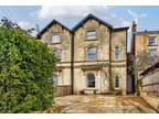 6+ bedroom house for sale in Cainscross Road, Stroud, Gloucestershire, GL5