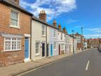 2 bedroom property for sale in Station Street, Lymington, Hampshire
