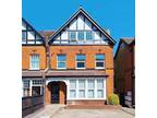 2 bed flat to rent in High Road, IG8, Woodford Green