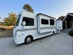 2018 Winnebago Intent 30R 31ft