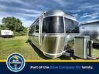 2016 Airstream Flying Cloud 27FBT 27ft