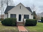 Home For Rent In Centerport, New York