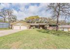 632 Forest Ln, Hurst, TX 76053