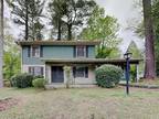 138 Candlelight Ln Sw Atlanta, GA -