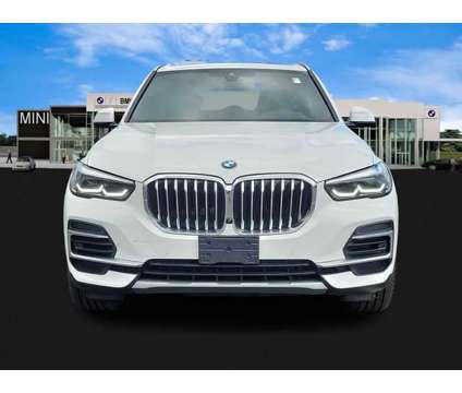 2022 BMW X5 xDrive40i is a White 2022 BMW X5 4.6is SUV in Mount Laurel NJ