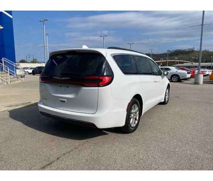 2022 Chrysler Pacifica Touring L is a White 2022 Chrysler Pacifica Touring Car for Sale in Saint Albans WV