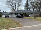 271 Dawn Ave, Shoreview, Shoreview, MN