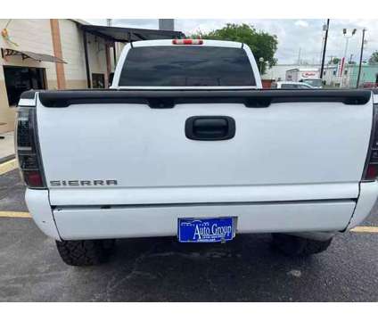 2004 GMC Sierra 1500 Extended Cab for sale is a White 2004 GMC Sierra 1500 Extended Cab Car for Sale in San Antonio TX