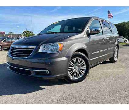 2015 Chrysler Town &amp; Country for sale is a Grey 2015 Chrysler town &amp; country Car for Sale in Orlando FL