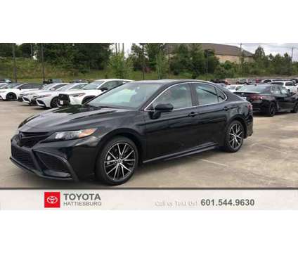 2022 Toyota Camry SE is a Black 2022 Toyota Camry SE Car for Sale in Hattiesburg MS