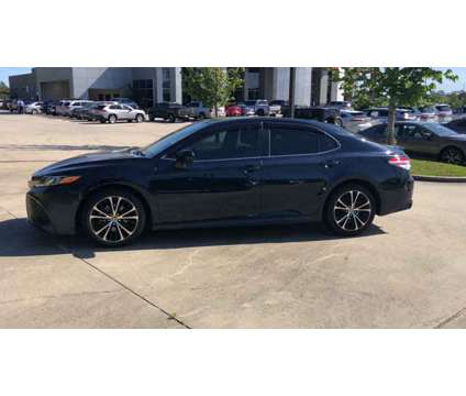 2020 Toyota Camry SE is a Blue 2020 Toyota Camry SE Car for Sale in Hattiesburg MS