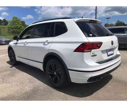 2024 Volkswagen Tiguan SE R-Line Black is a White 2024 Volkswagen Tiguan SE Car for Sale in Glenview IL