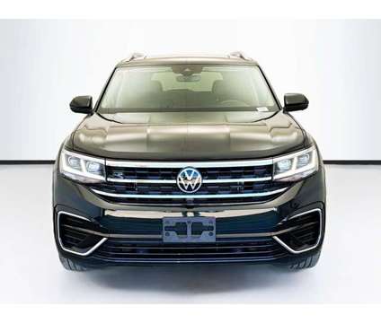 2021 Volkswagen Atlas 3.6L V6 SEL Premium R-Line is a Green 2021 Volkswagen Atlas SUV in Bellflower CA