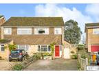 3+ bedroom house for sale in Pobirds Close, Bampton, Oxfordshire, OX18