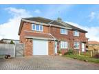 4 bed house for sale in Duffield Crescent, LS25, Leeds